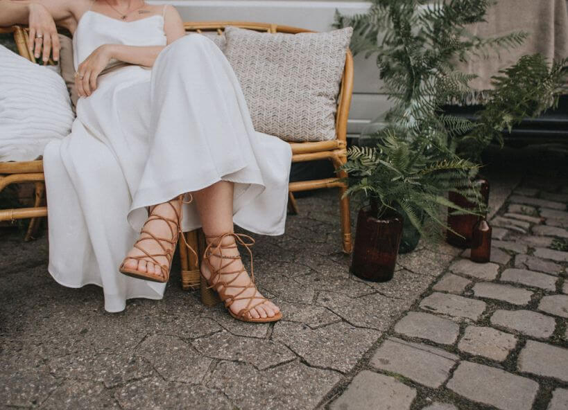 Farnhochzeit braune Brautschuhe