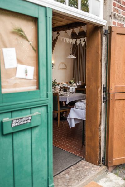 Nachhaltige DIY Hochzeit Hochzeitslocation Eingang